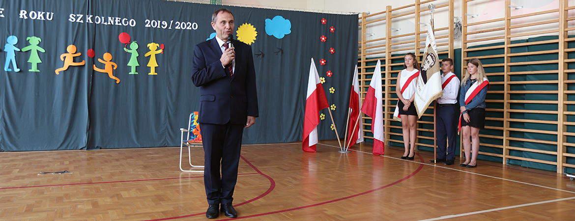 r 2019